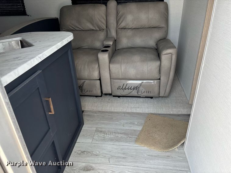 image for item EC3660 2024 Forest River Prime Time Avenger 28DBS camper