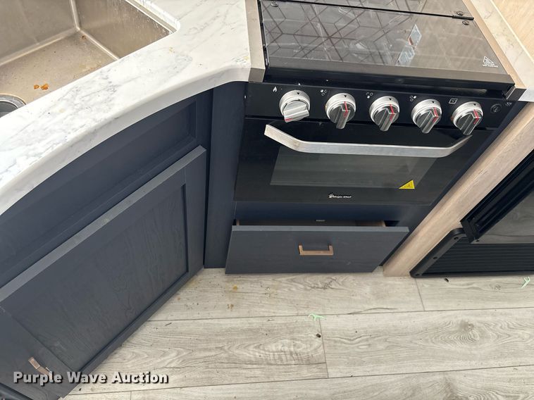 image for item EC3660 2024 Forest River Prime Time Avenger 28DBS camper