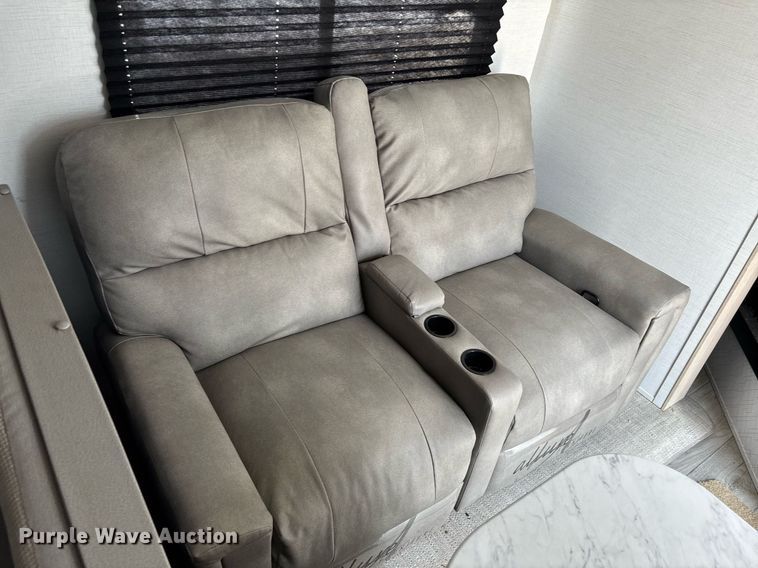 image for item EC3660 2024 Forest River Prime Time Avenger 28DBS camper