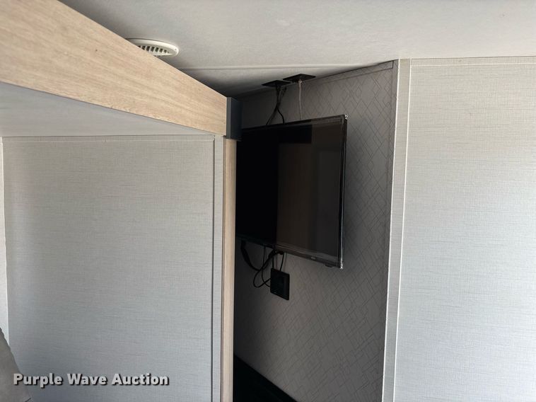 image for item EC3660 2024 Forest River Prime Time Avenger 28DBS camper