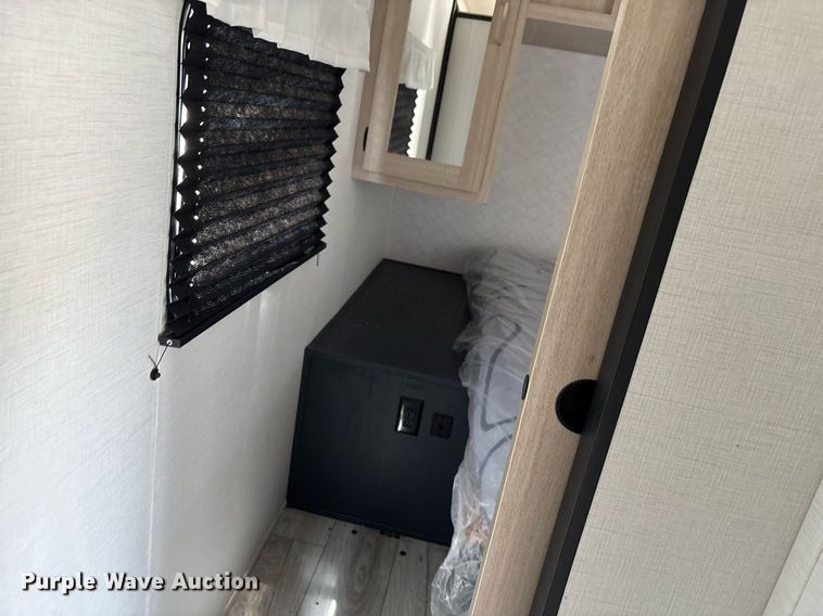 image for item EC3660 2024 Forest River Prime Time Avenger 28DBS camper