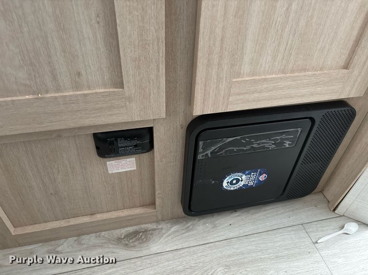 image for item EC3660 2024 Forest River Prime Time Avenger 28DBS camper