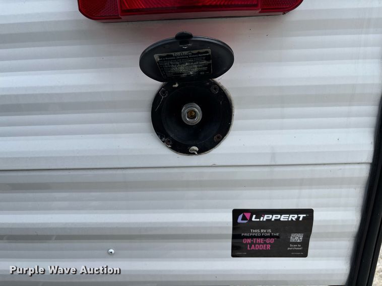 image for item EC3667 2025 Forest River Prime Time Avenger 29QBS camper