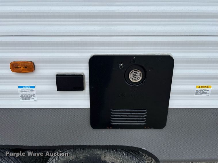 image for item EC3667 2025 Forest River Prime Time Avenger 29QBS camper