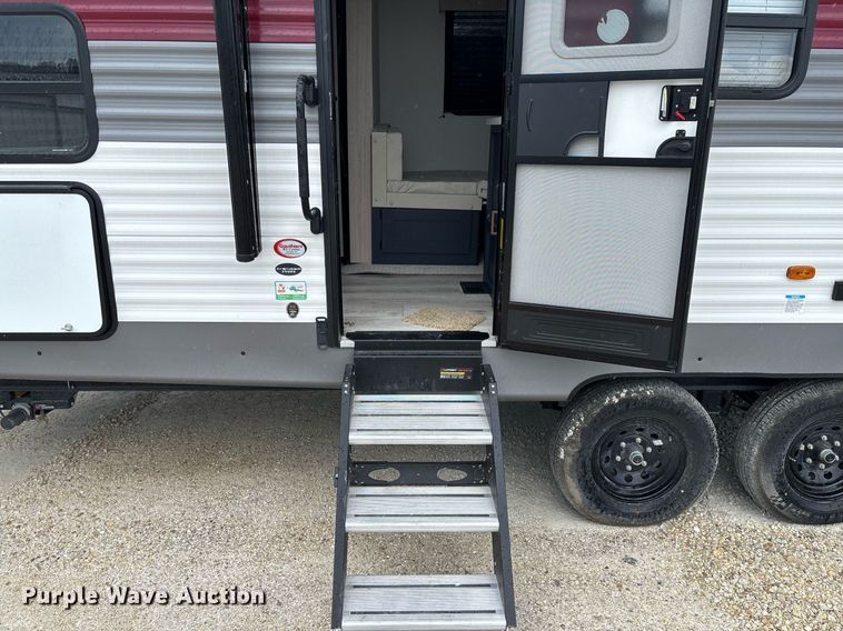 image for item EC3667 2025 Forest River Prime Time Avenger 29QBS camper