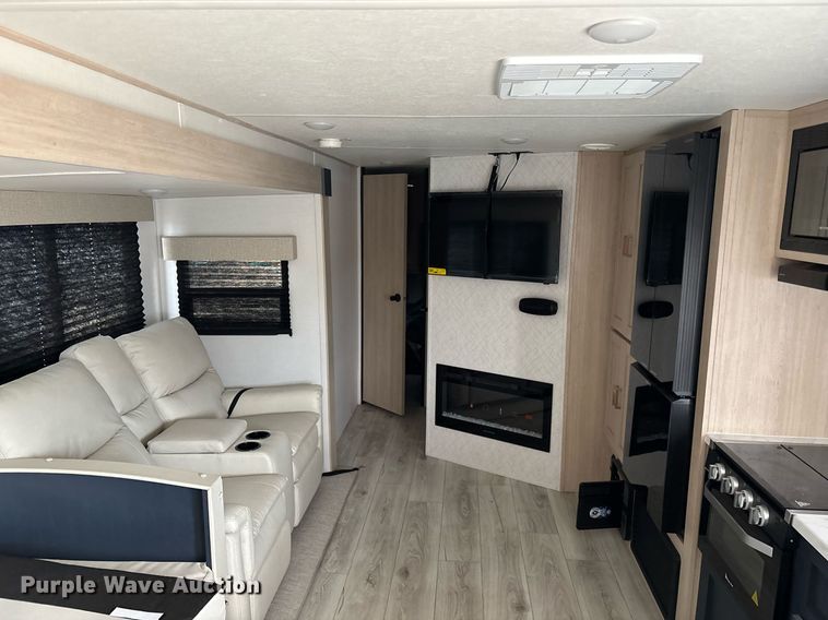 image for item EC3667 2025 Forest River Prime Time Avenger 29QBS camper