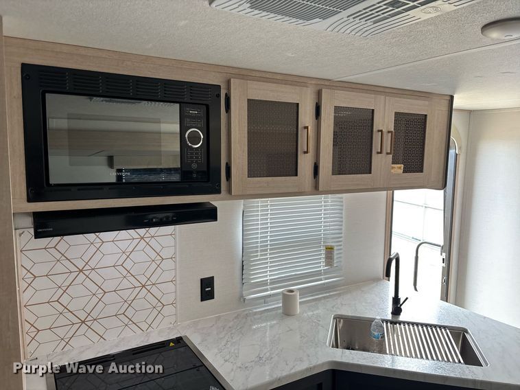 image for item EC3667 2025 Forest River Prime Time Avenger 29QBS camper