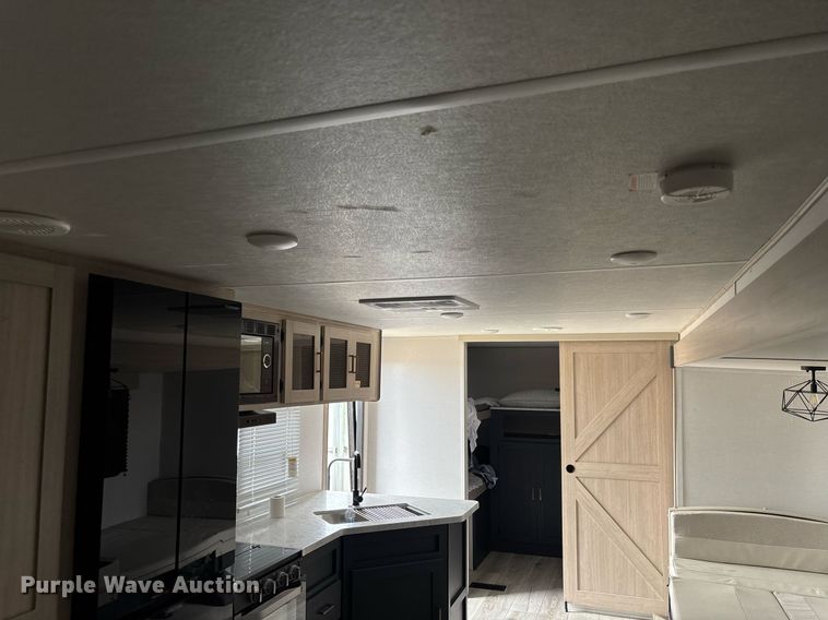 image for item EC3667 2025 Forest River Prime Time Avenger 29QBS camper