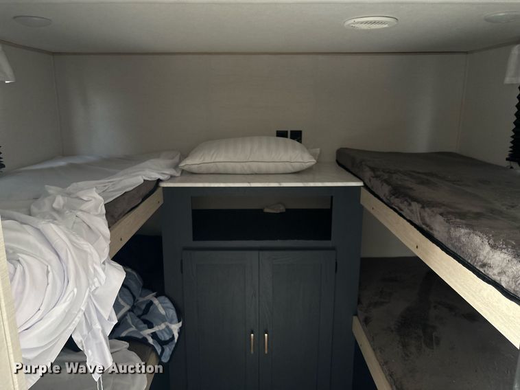 image for item EC3667 2025 Forest River Prime Time Avenger 29QBS camper