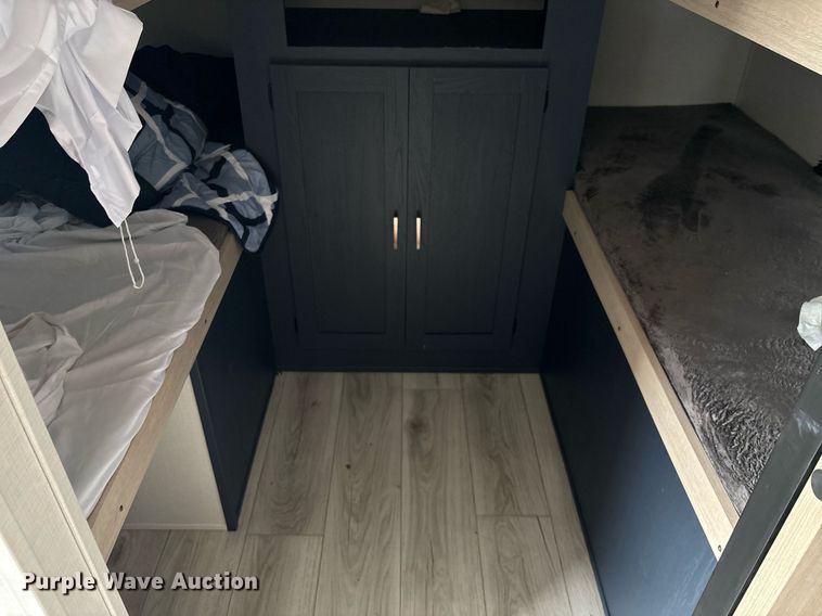 image for item EC3667 2025 Forest River Prime Time Avenger 29QBS camper