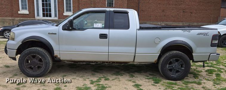 image for item EC4208 2005 Ford F150 SuperCab pickup truck