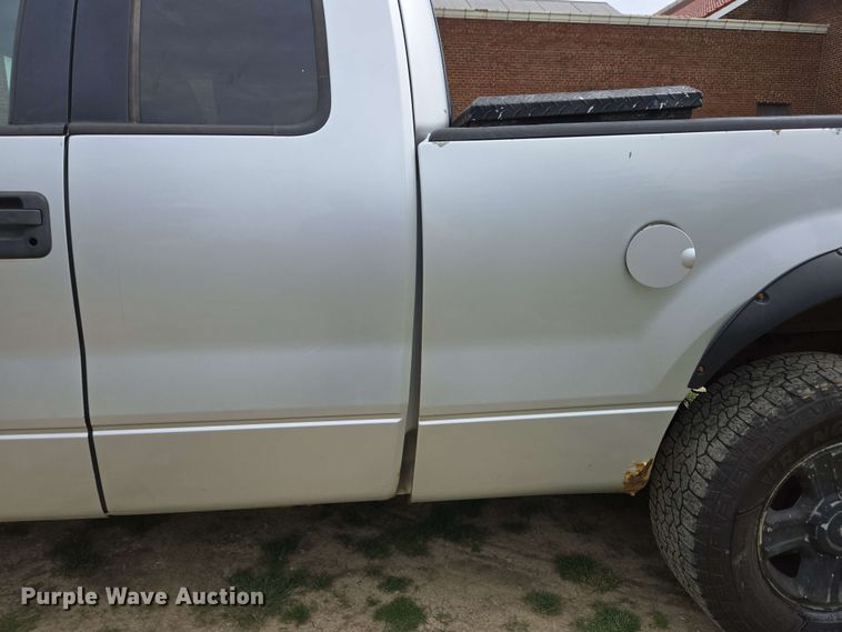 image for item EC4208 2005 Ford F150 SuperCab pickup truck