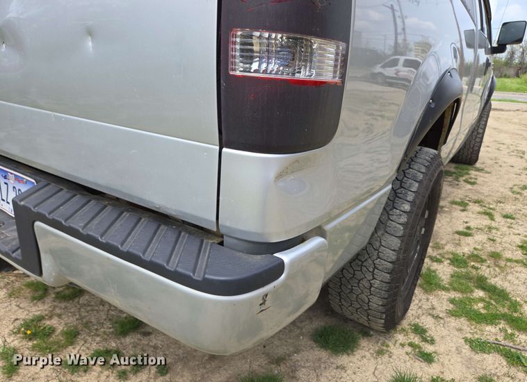 image for item EC4208 2005 Ford F150 SuperCab pickup truck