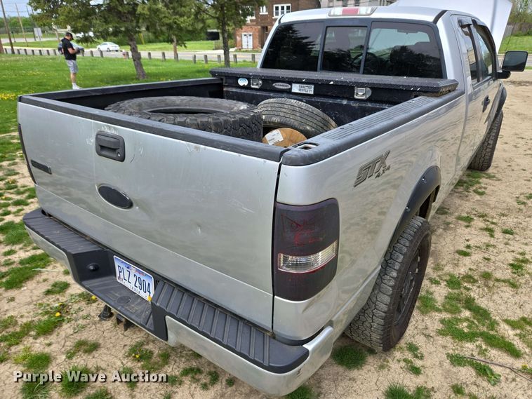 image for item EC4208 2005 Ford F150 SuperCab pickup truck