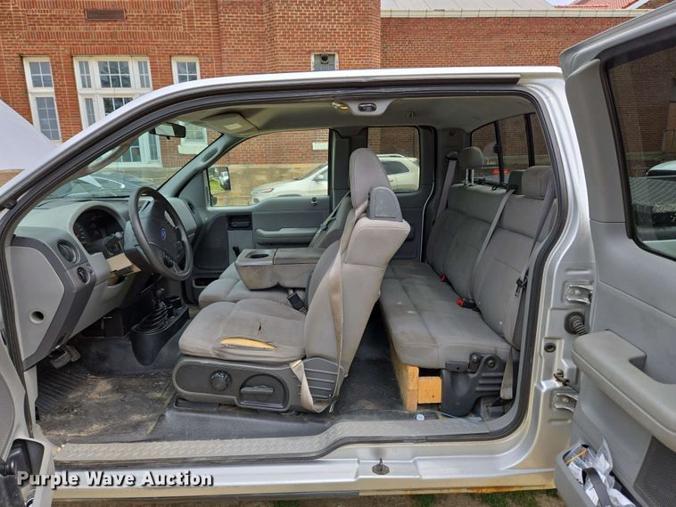 image for item EC4208 2005 Ford F150 SuperCab pickup truck