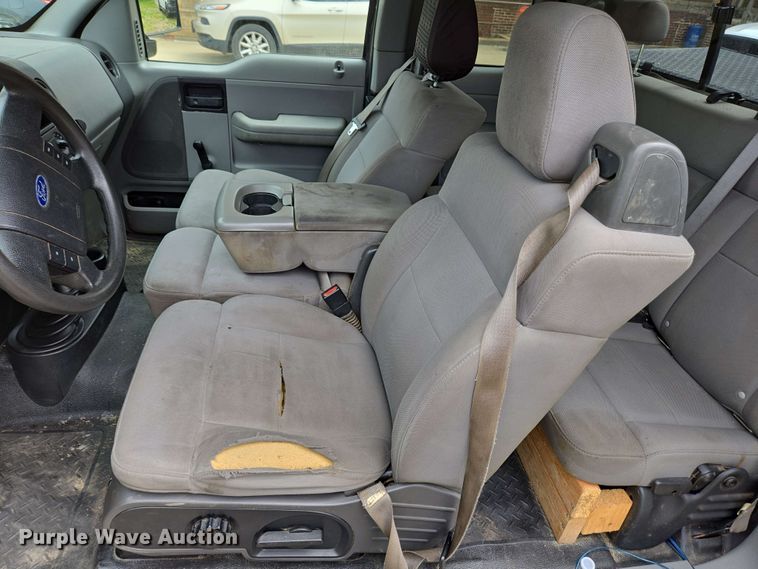 image for item EC4208 2005 Ford F150 SuperCab pickup truck