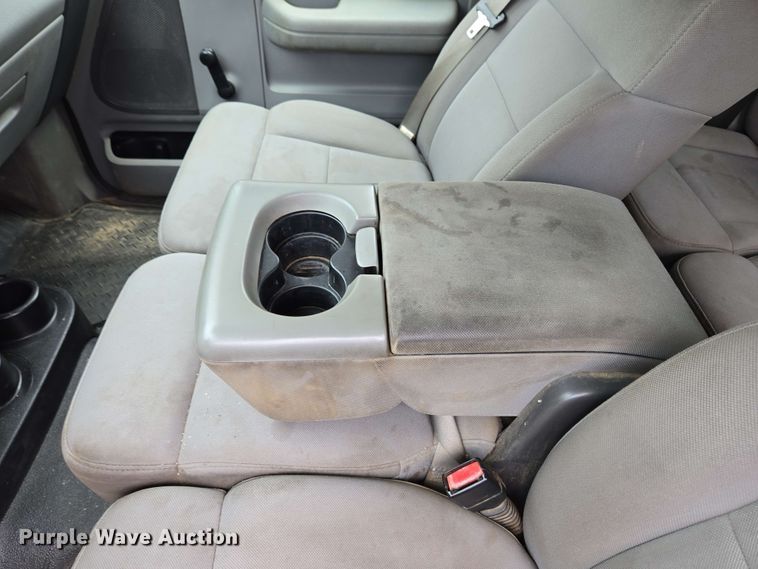 image for item EC4208 2005 Ford F150 SuperCab pickup truck