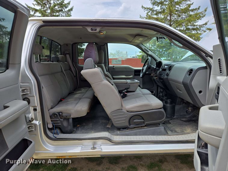 image for item EC4208 2005 Ford F150 SuperCab pickup truck