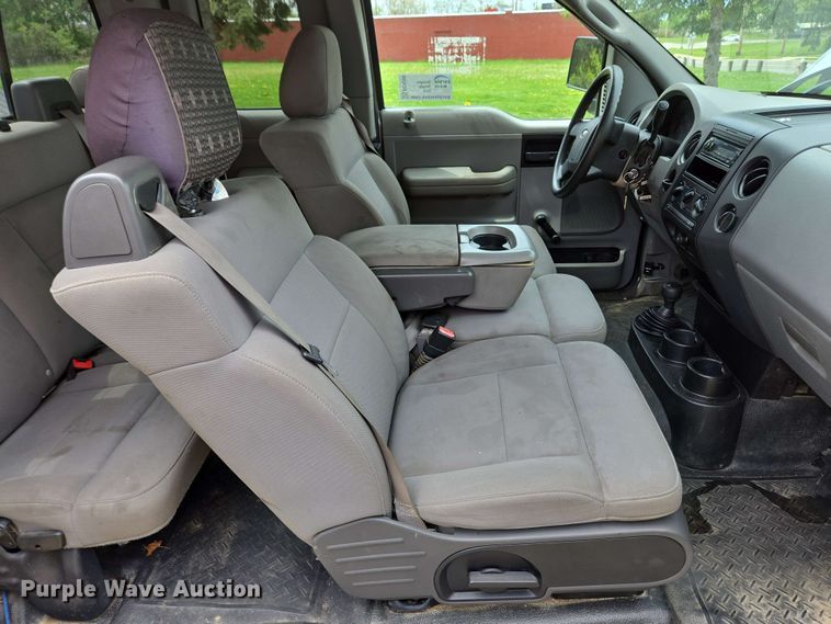 image for item EC4208 2005 Ford F150 SuperCab pickup truck