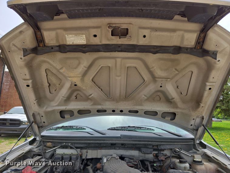 image for item EC4208 2005 Ford F150 SuperCab pickup truck