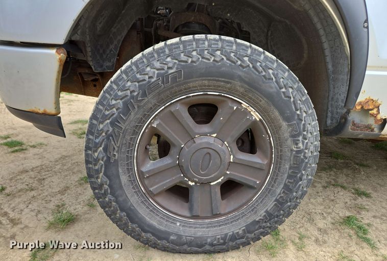 image for item EC4208 2005 Ford F150 SuperCab pickup truck