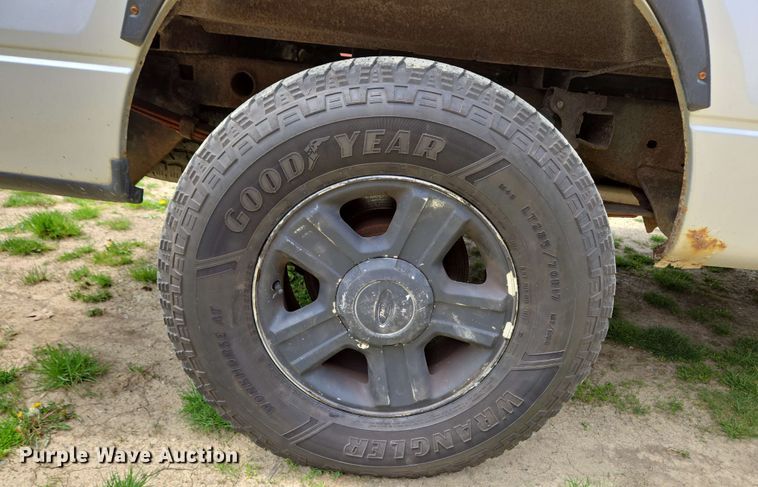 image for item EC4208 2005 Ford F150 SuperCab pickup truck