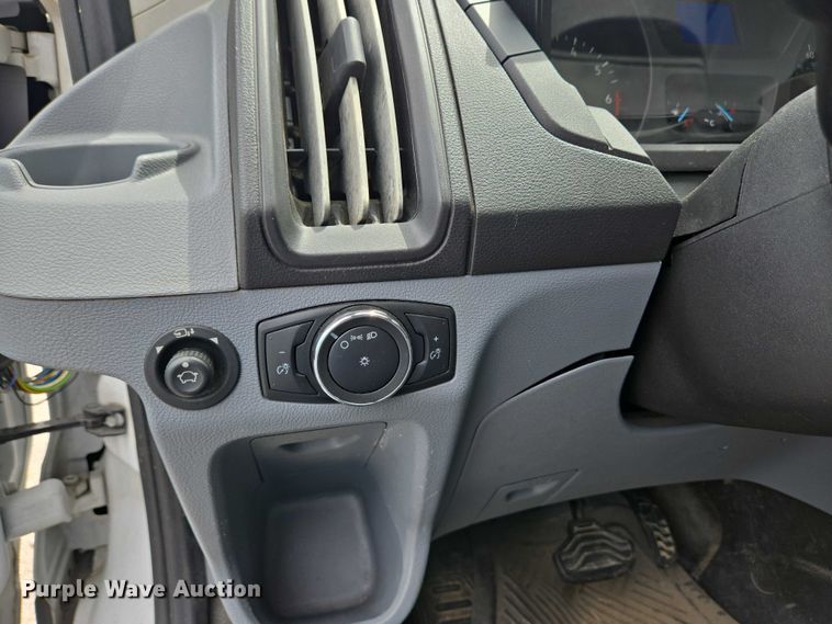 image for item EC4255 2018 Ford Transit 350 van