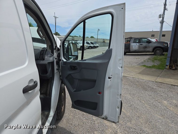 image for item EC4255 2018 Ford Transit 350 van