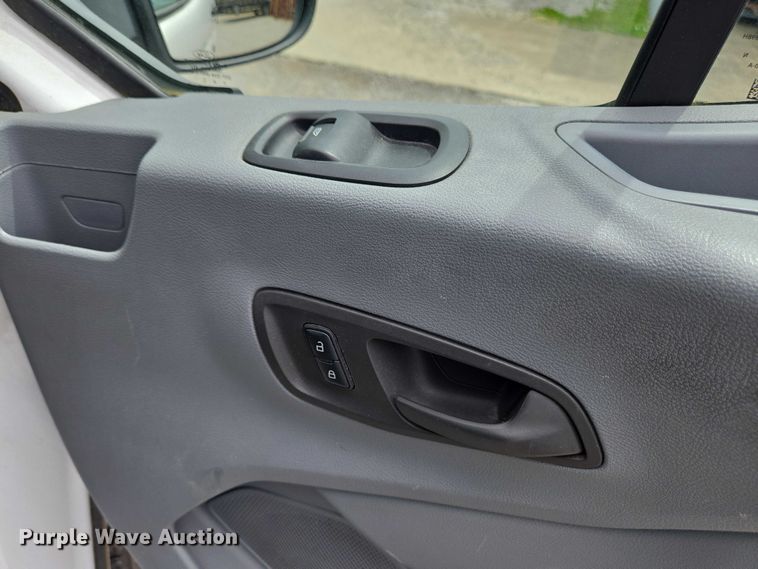 image for item EC4255 2018 Ford Transit 350 van