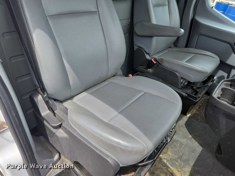 image for item EC4255 2018 Ford Transit 350 van