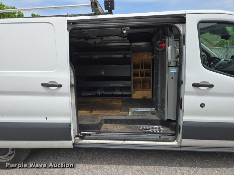image for item EC4255 2018 Ford Transit 350 van