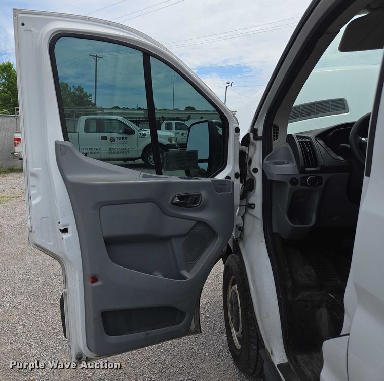 image for item EC4256 2015 Ford Transit 350 van