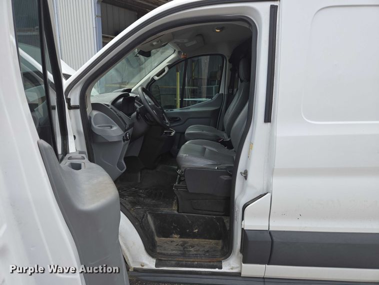 image for item EC4256 2015 Ford Transit 350 van