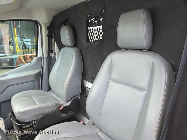 image for item EC4256 2015 Ford Transit 350 van