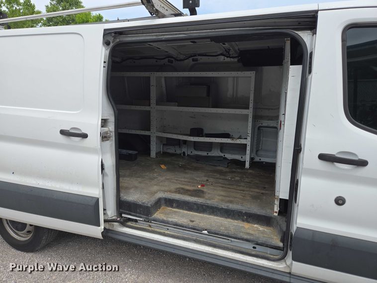 image for item EC4256 2015 Ford Transit 350 van