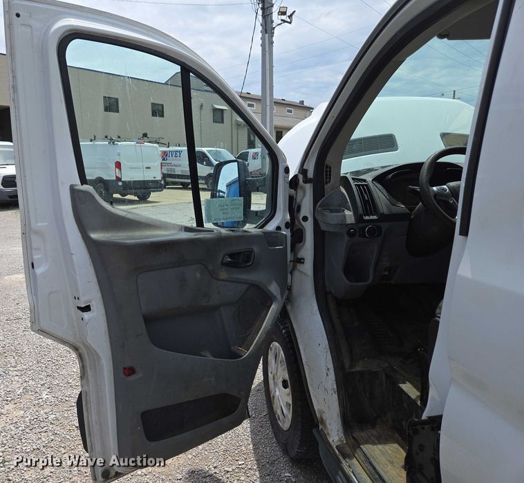 image for item EC4257 2015 Ford Transit 350 van
