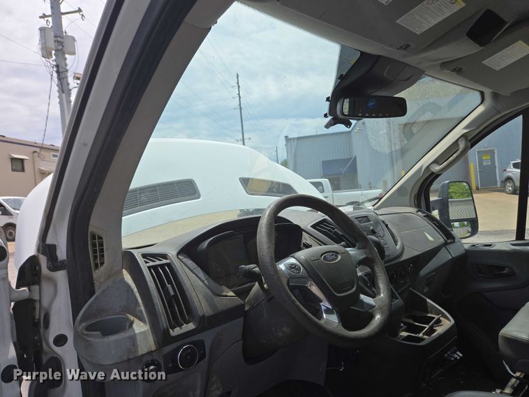 image for item EC4257 2015 Ford Transit 350 van