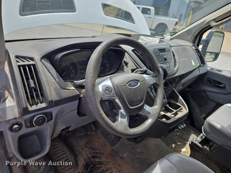 image for item EC4257 2015 Ford Transit 350 van