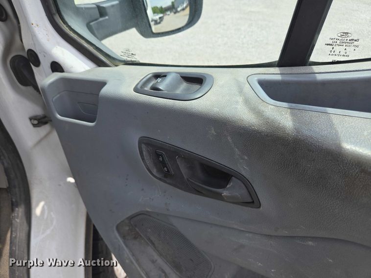 image for item EC4257 2015 Ford Transit 350 van