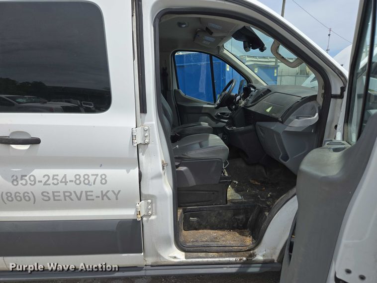 image for item EC4257 2015 Ford Transit 350 van