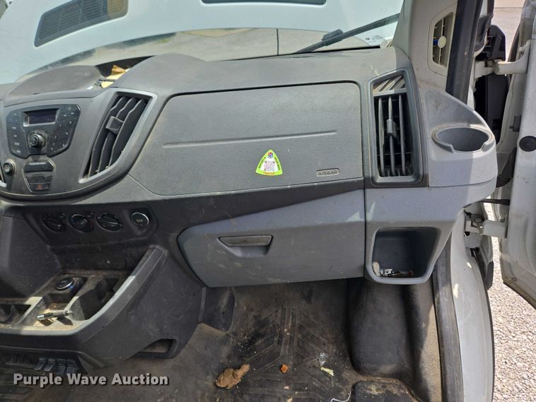 image for item EC4257 2015 Ford Transit 350 van