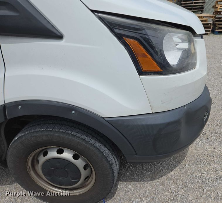 image for item EC4258 2017 Ford Transit 350 van