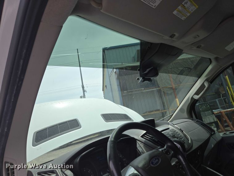 image for item EC4258 2017 Ford Transit 350 van