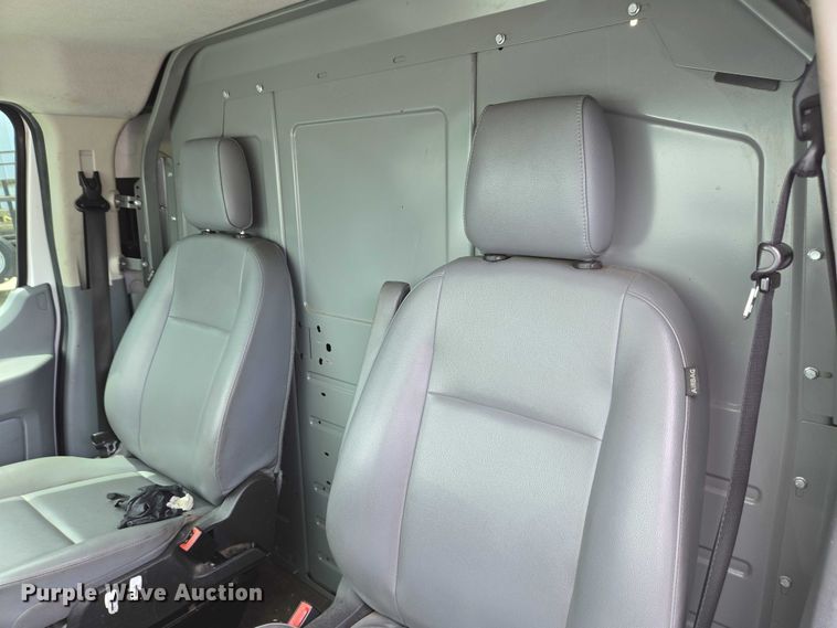 image for item EC4258 2017 Ford Transit 350 van