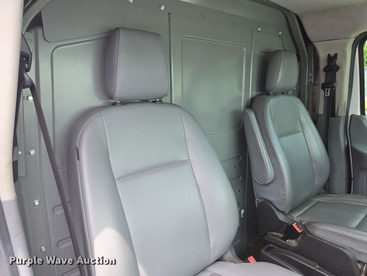 image for item EC4258 2017 Ford Transit 350 van