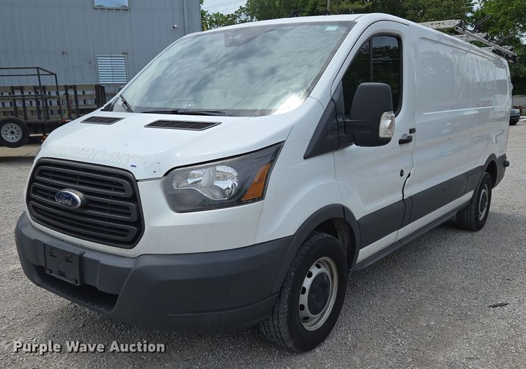 image for item EC4259 2017 Ford Transit 350 van
