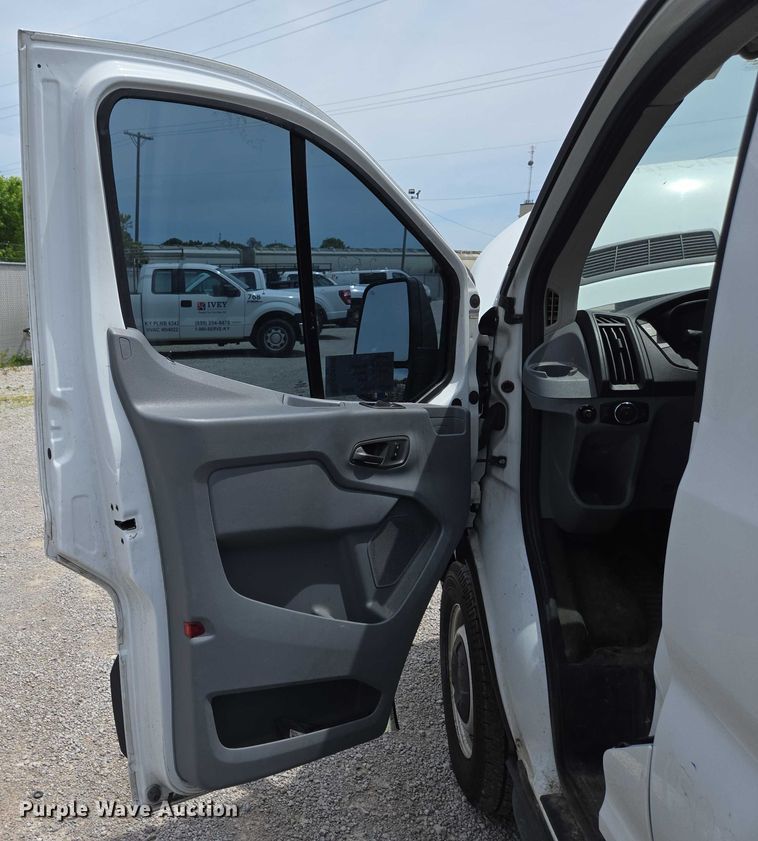 image for item EC4259 2017 Ford Transit 350 van