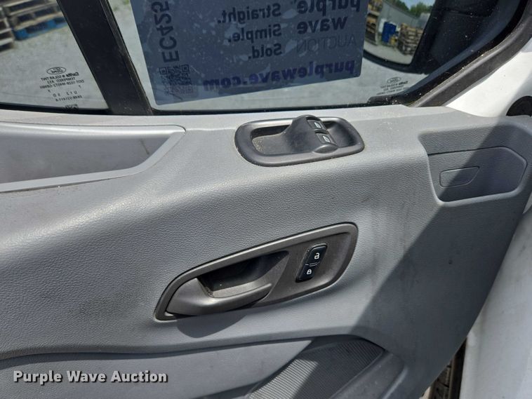 image for item EC4259 2017 Ford Transit 350 van