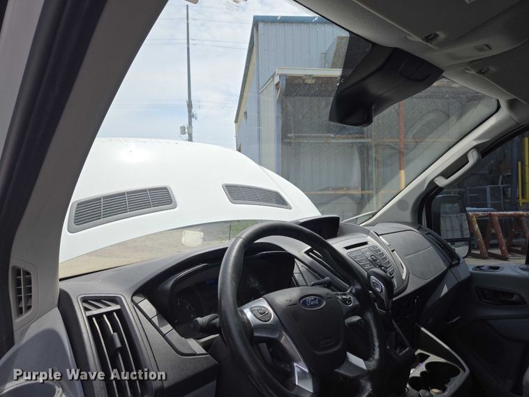 image for item EC4259 2017 Ford Transit 350 van