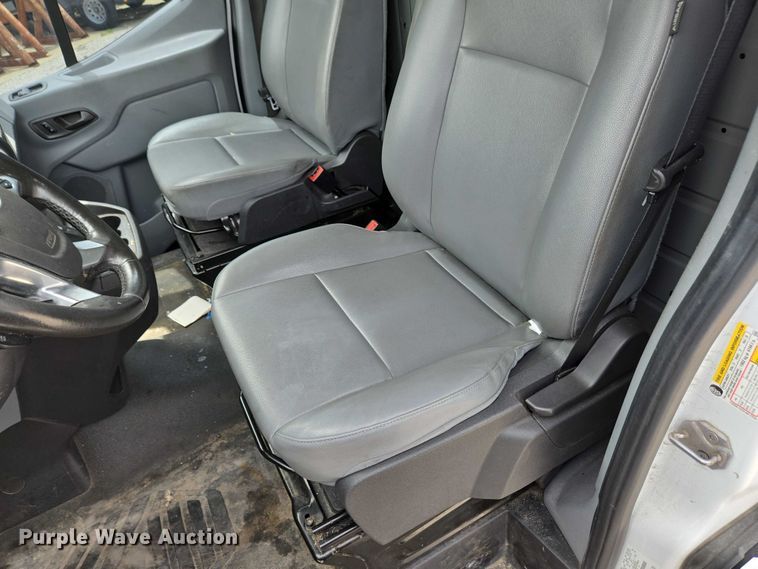 image for item EC4259 2017 Ford Transit 350 van